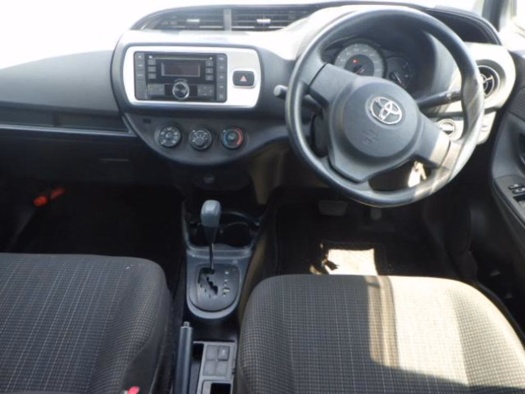 TOYOTA VITZ