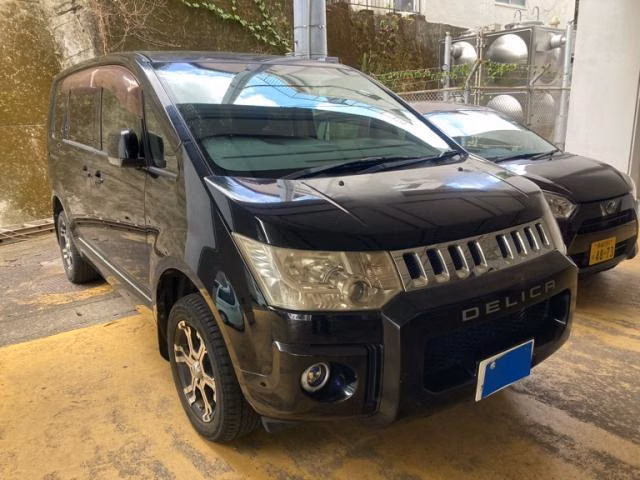 Mitsubishi Delica D:5