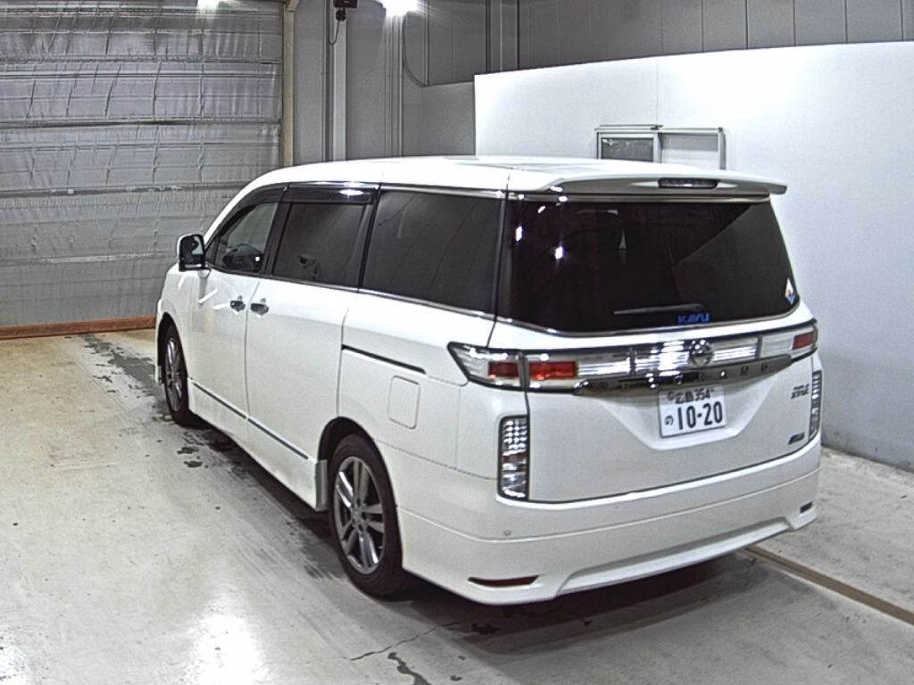 NISSAN ELGRAND