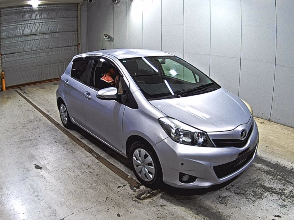 TOYOTA VITZ