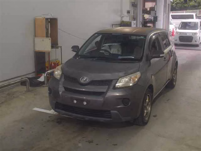 TOYOTA IST