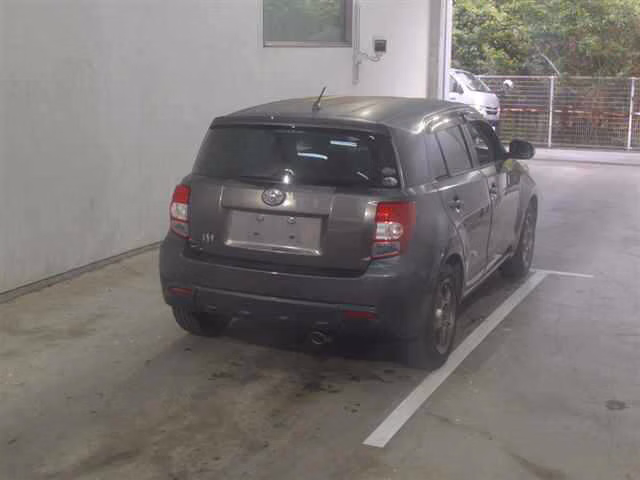TOYOTA IST
