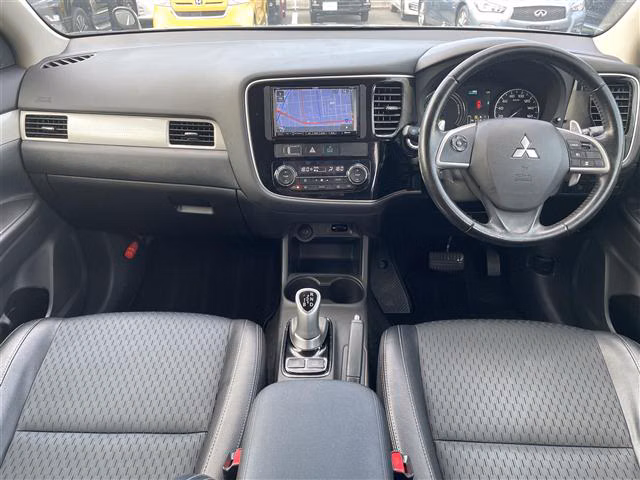 MITSUBISHI OUTLANDER