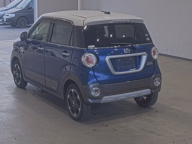 DAIHATSU CAST