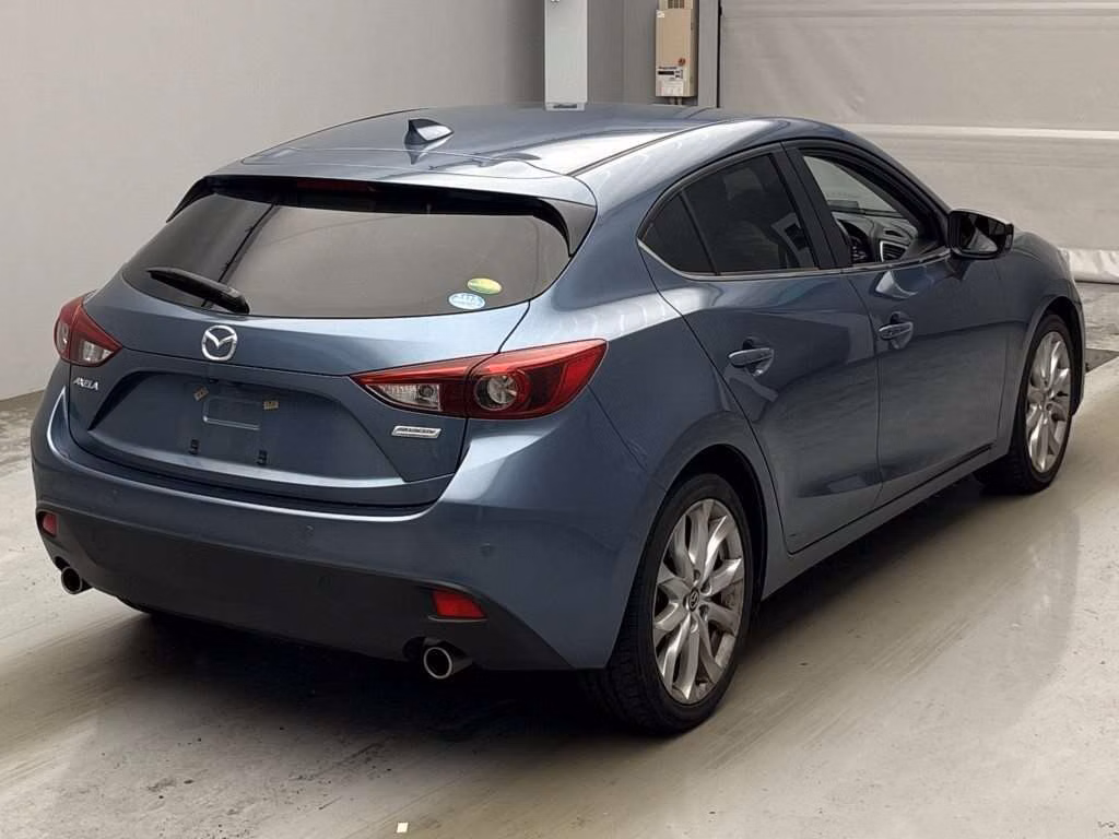 MAZDA AXELA