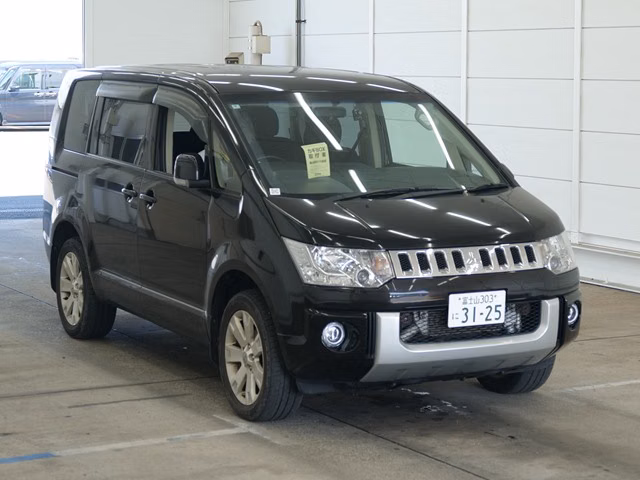 MITSUBISHI DELICA D:5