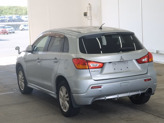 MITSUBISHI RVR