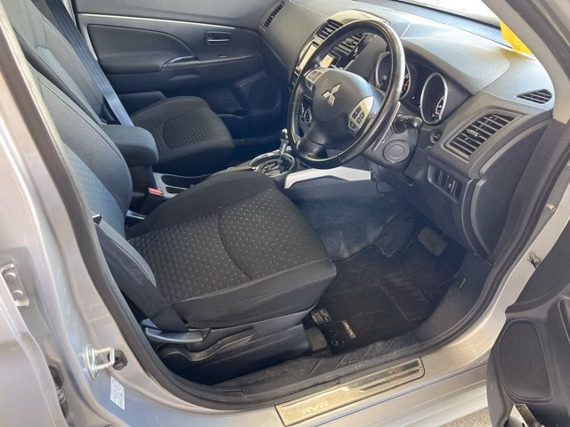 MITSUBISHI RVR