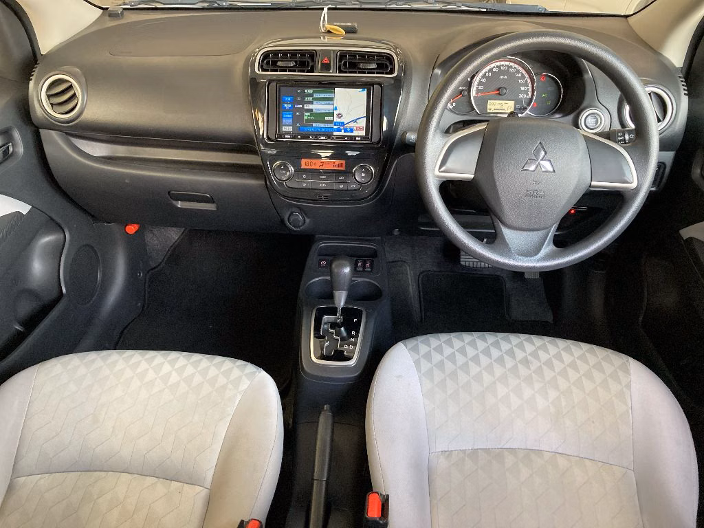 MITSUBISHI MIRAGE