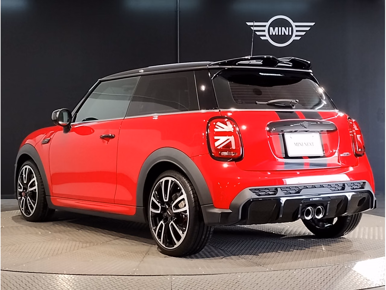 MINI HATCH