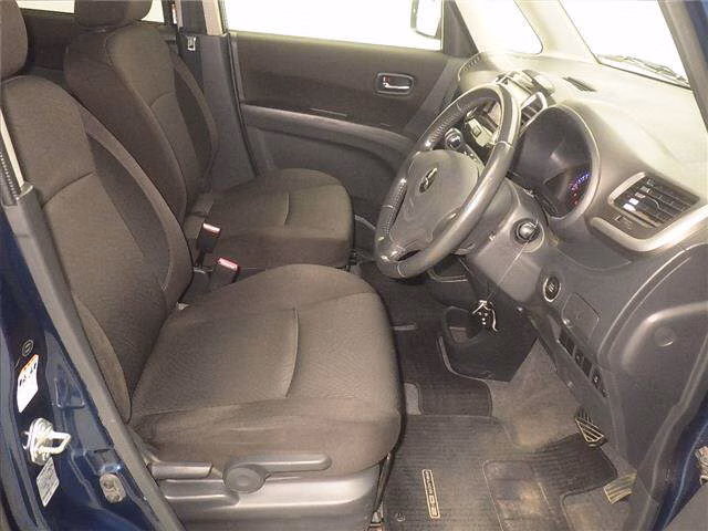 MITSUBISHI DELICA D:2