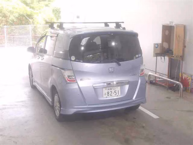 HONDA FREED SPIKE