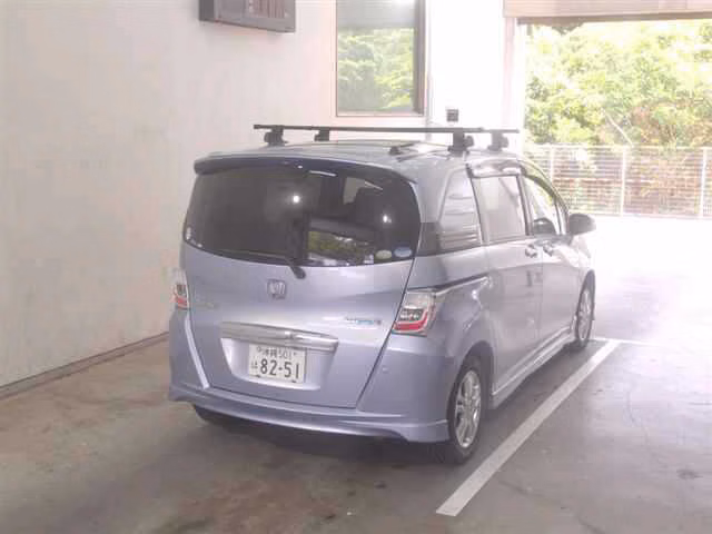 HONDA FREED SPIKE