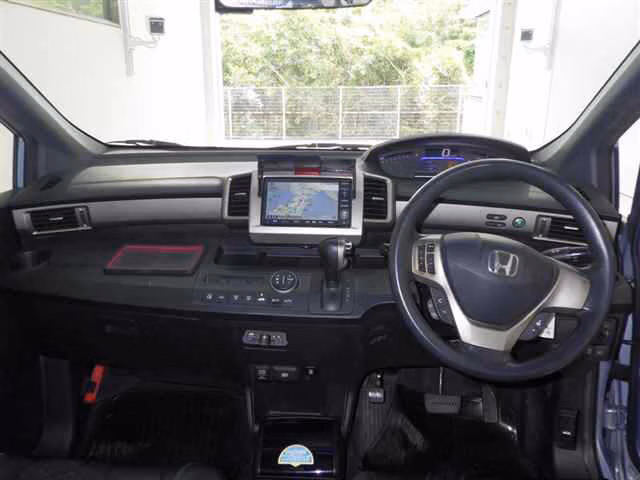 HONDA FREED SPIKE