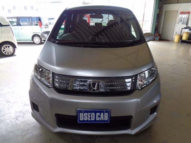 HONDA FREED SPIKE
