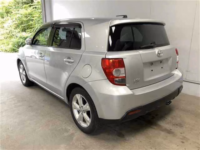 TOYOTA IST