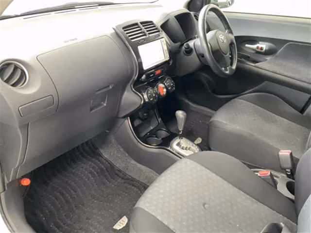 TOYOTA IST