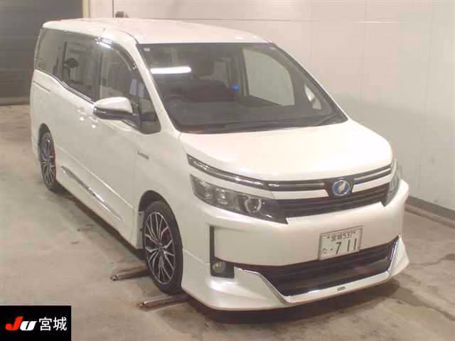 TOYOTA VOXY
