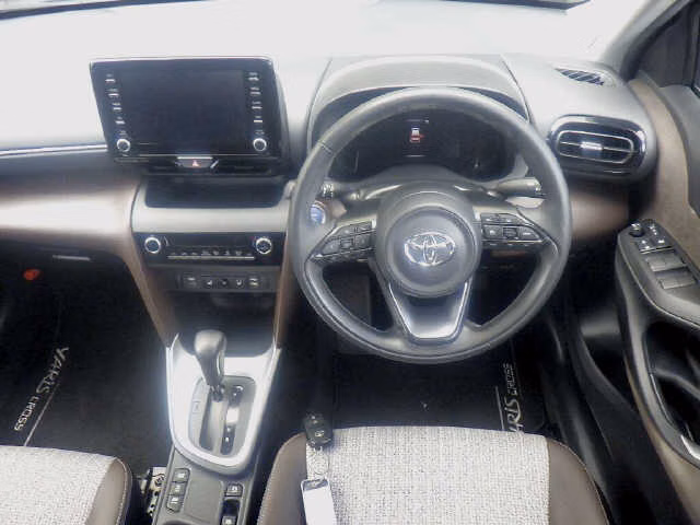 TOYOTA YARIS CROSS