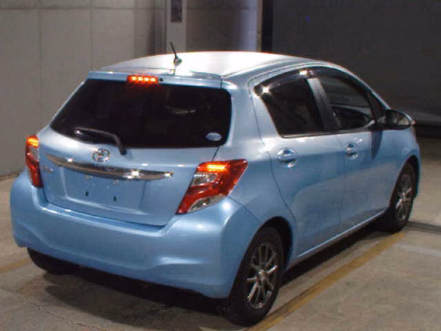 TOYOTA VITZ