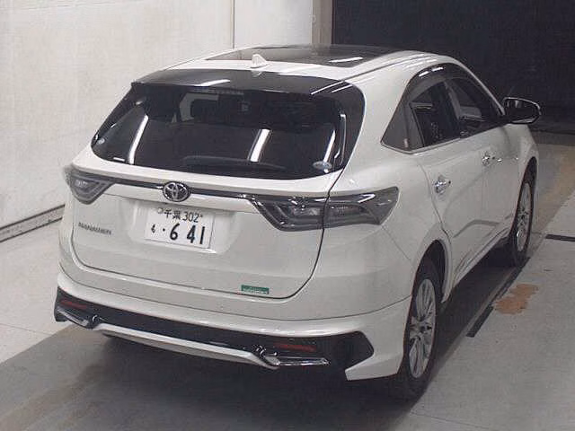 TOYOTA HARRIER