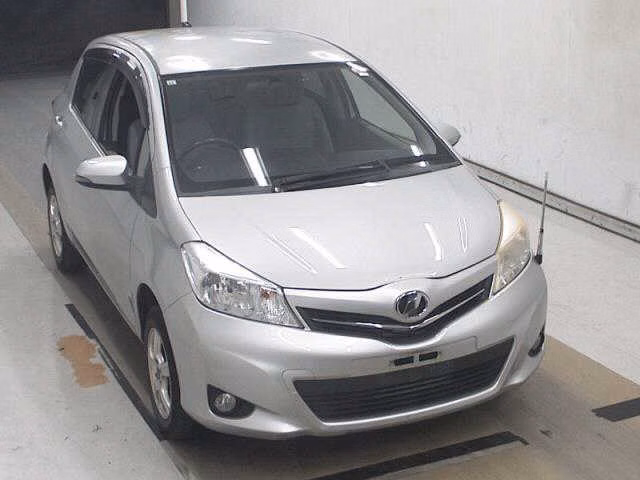 TOYOTA VITZ