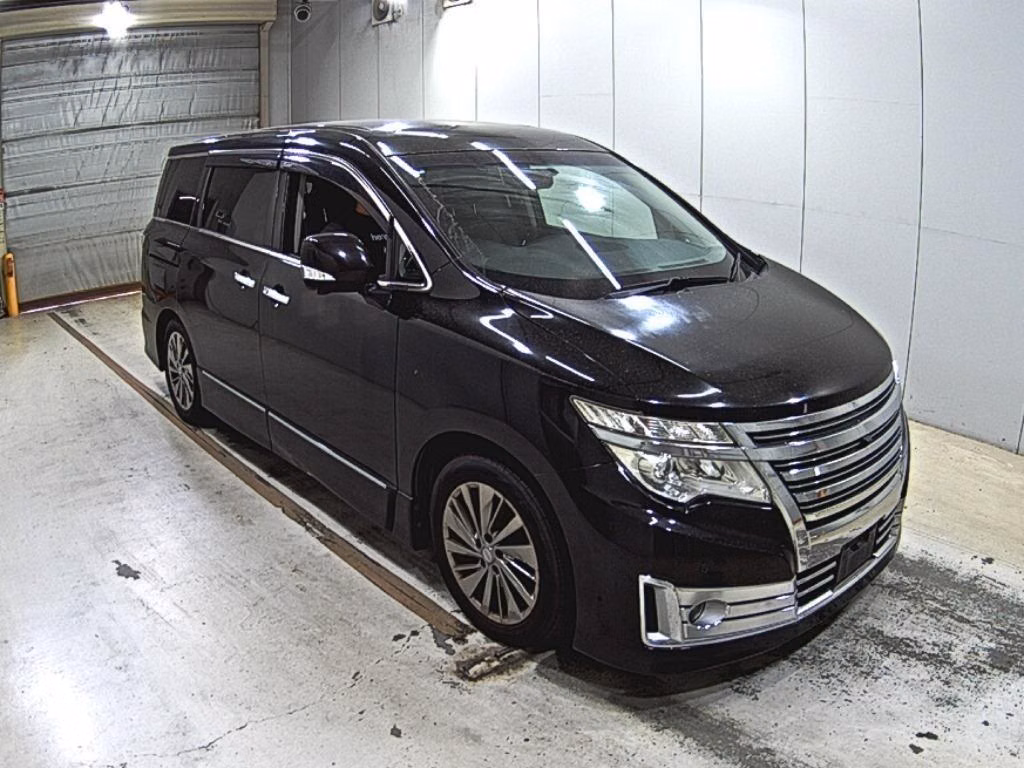 NISSAN ELGRAND