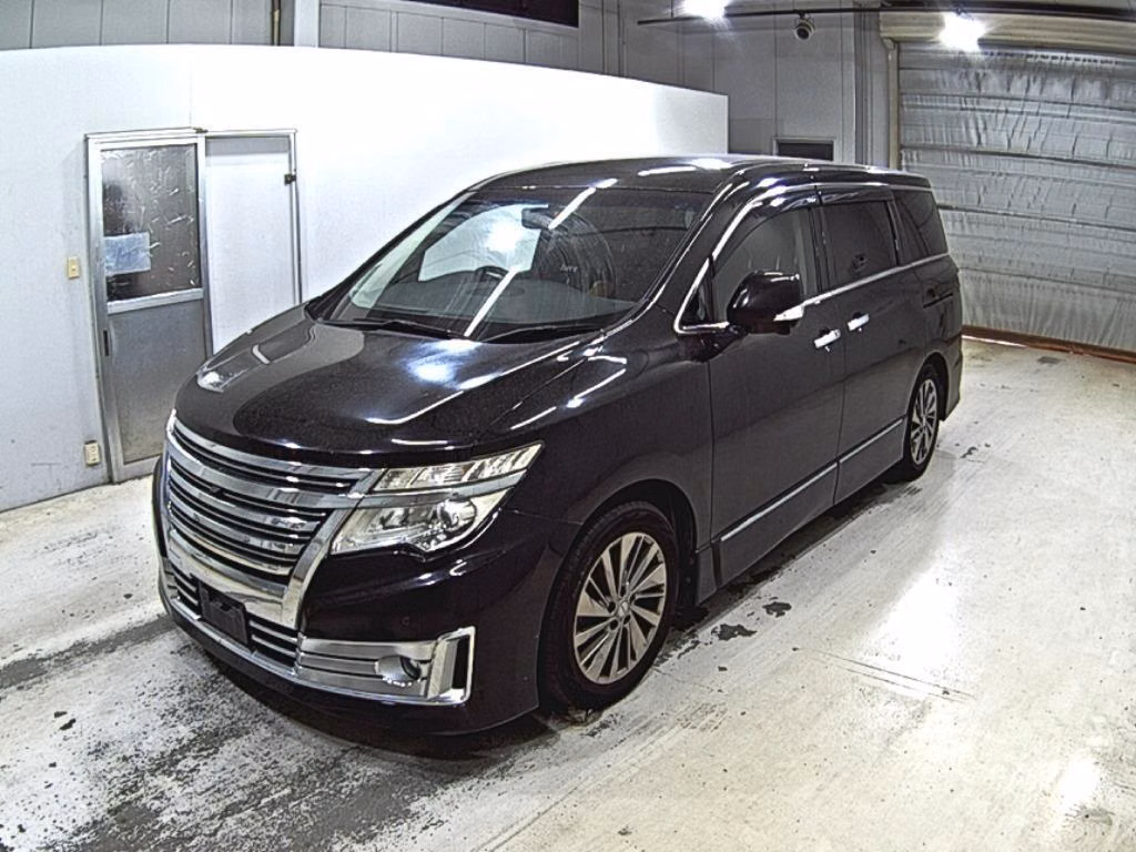 NISSAN ELGRAND