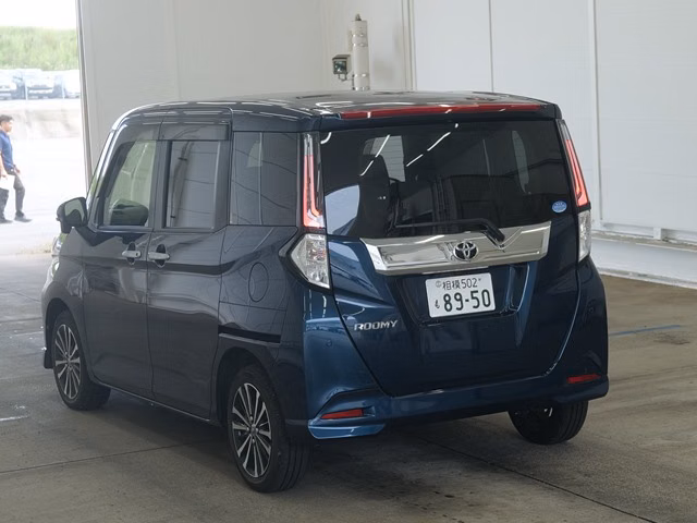 TOYOTA ROOMY