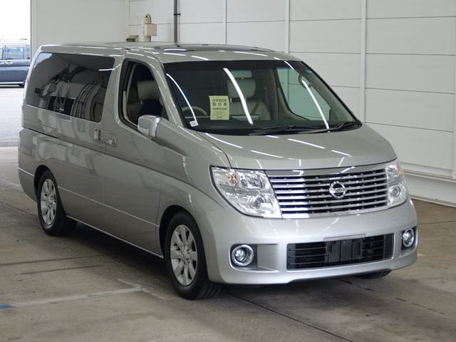 NISSAN ELGRAND