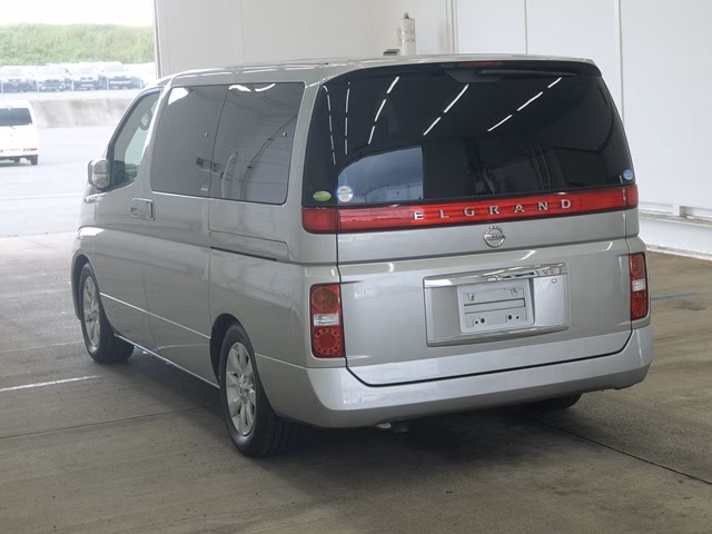 NISSAN ELGRAND