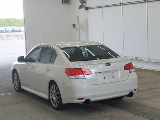 SUBARU LEGACY B4