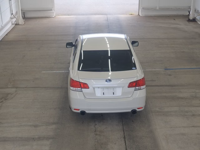 SUBARU LEGACY B4