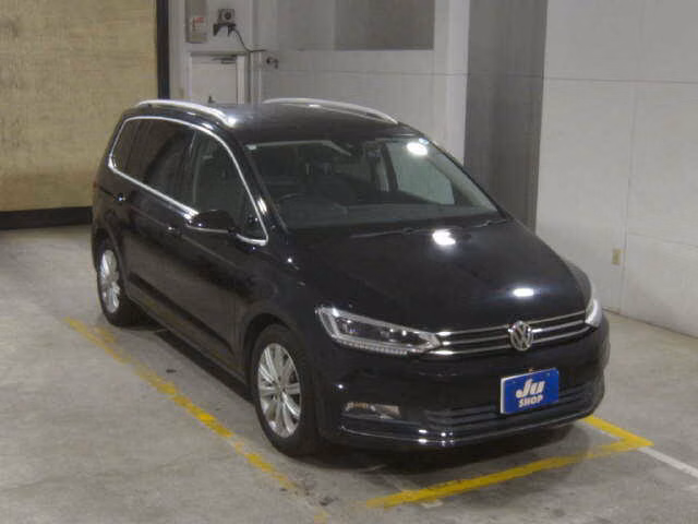 VOLKSWAGEN TOURAN