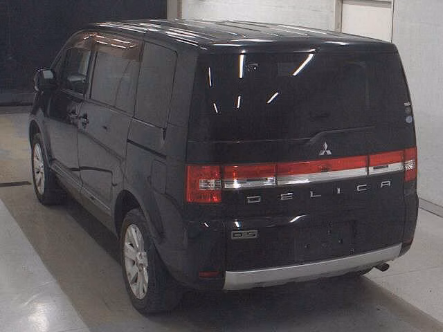 MITSUBISHI DELICA D:5