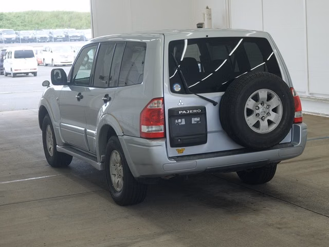 MITSUBISHI PAJERO