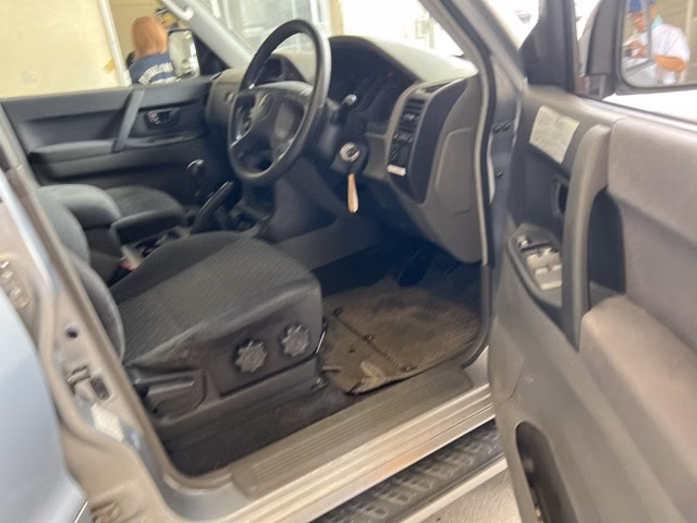 MITSUBISHI PAJERO