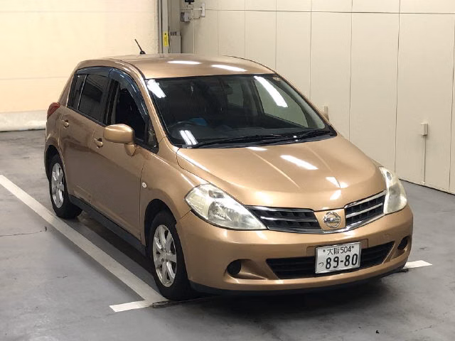 NISSAN TIIDA