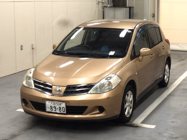 NISSAN TIIDA