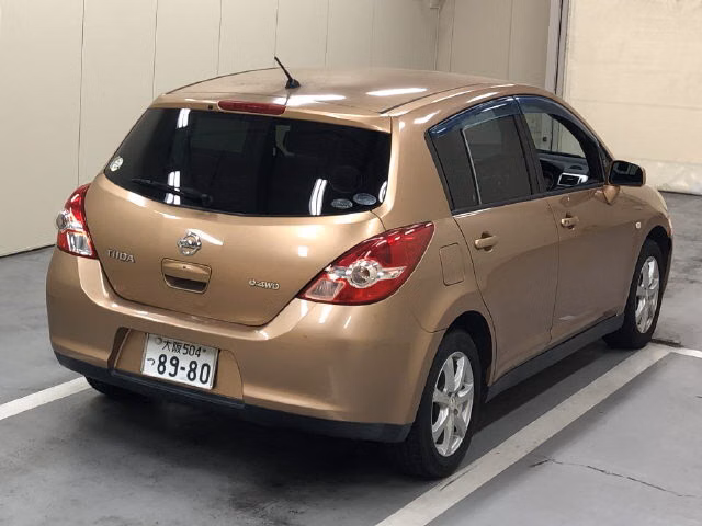 NISSAN TIIDA