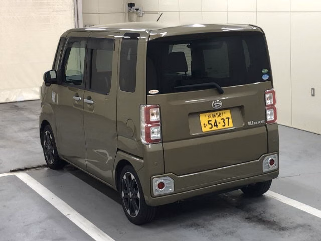 DAIHATSU WAKE
