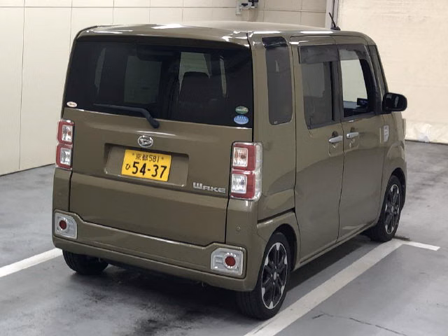 DAIHATSU WAKE