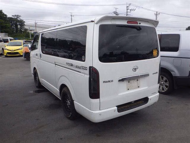 TOYOTA REGIUS ACE
