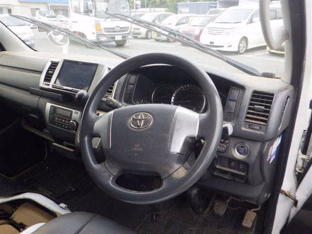 TOYOTA REGIUS ACE