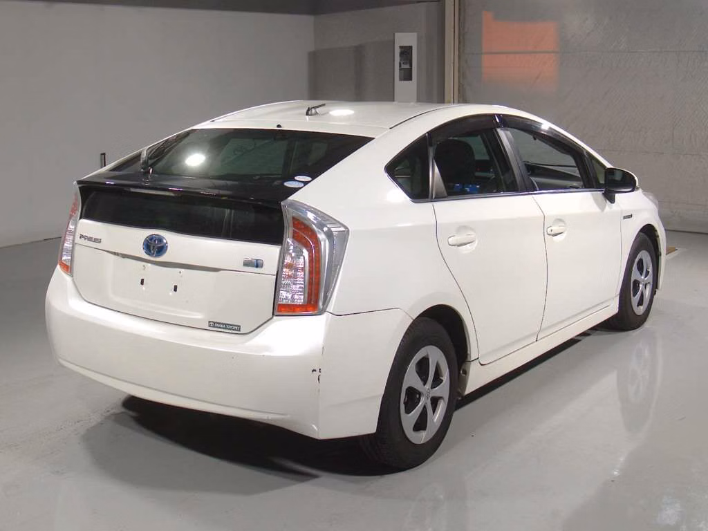 TOYOTA PRIUS