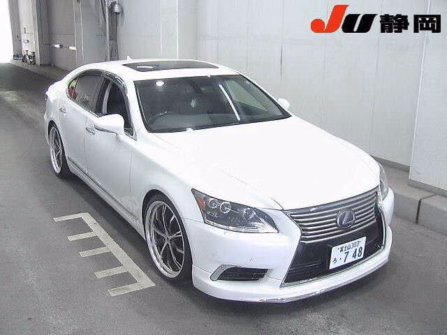 Lexus LS600h