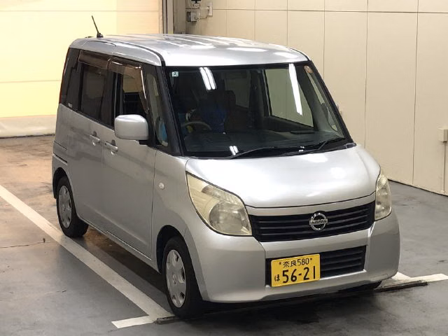 NISSAN ROOX