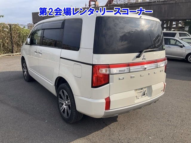 MITSUBISHI DELICA D:5