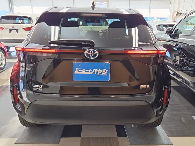 TOYOTA YARIS CROSS