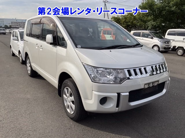 MITSUBISHI DELICA D:5